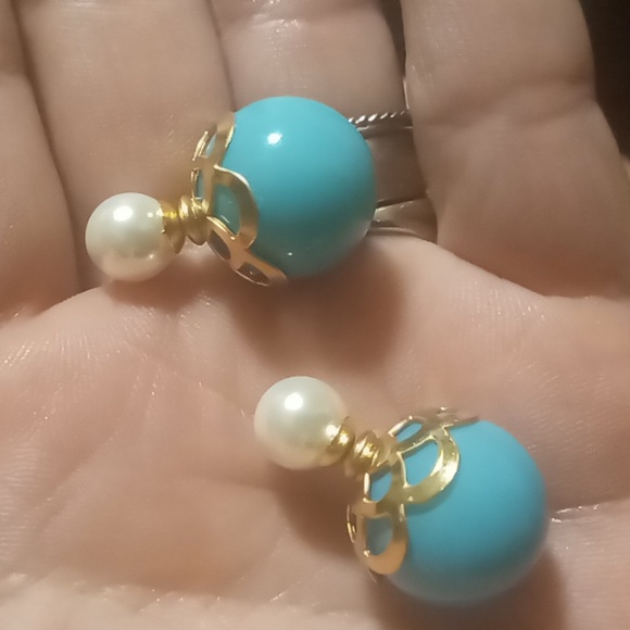 Ball back earrings reversible 3 pair. - Picture 5 of 12